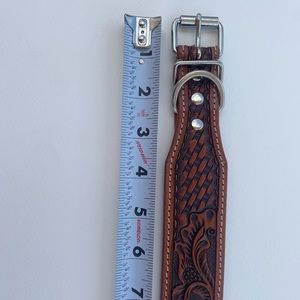 Leather dog collar hand painted stamped leather very nice quality I have 4